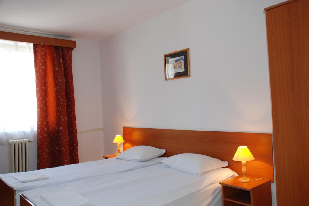 Hotel Merkur Miercurea Ciuc Exterior photo