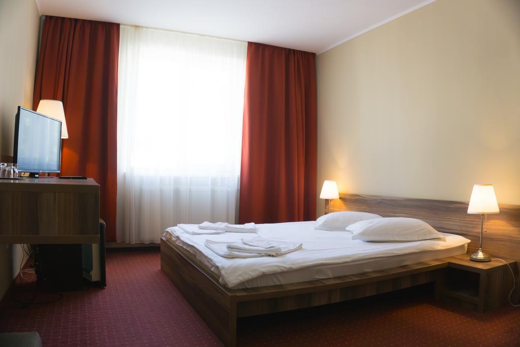 Hotel Merkur Miercurea Ciuc Exterior photo